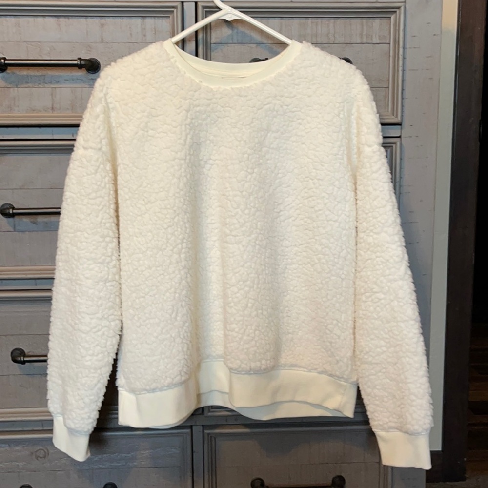 White sherpa pull over sweatshirt